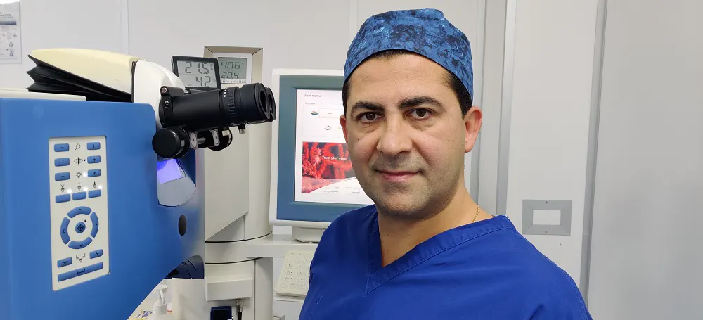 Dr Amir Mani - Specialist refractive surgeon